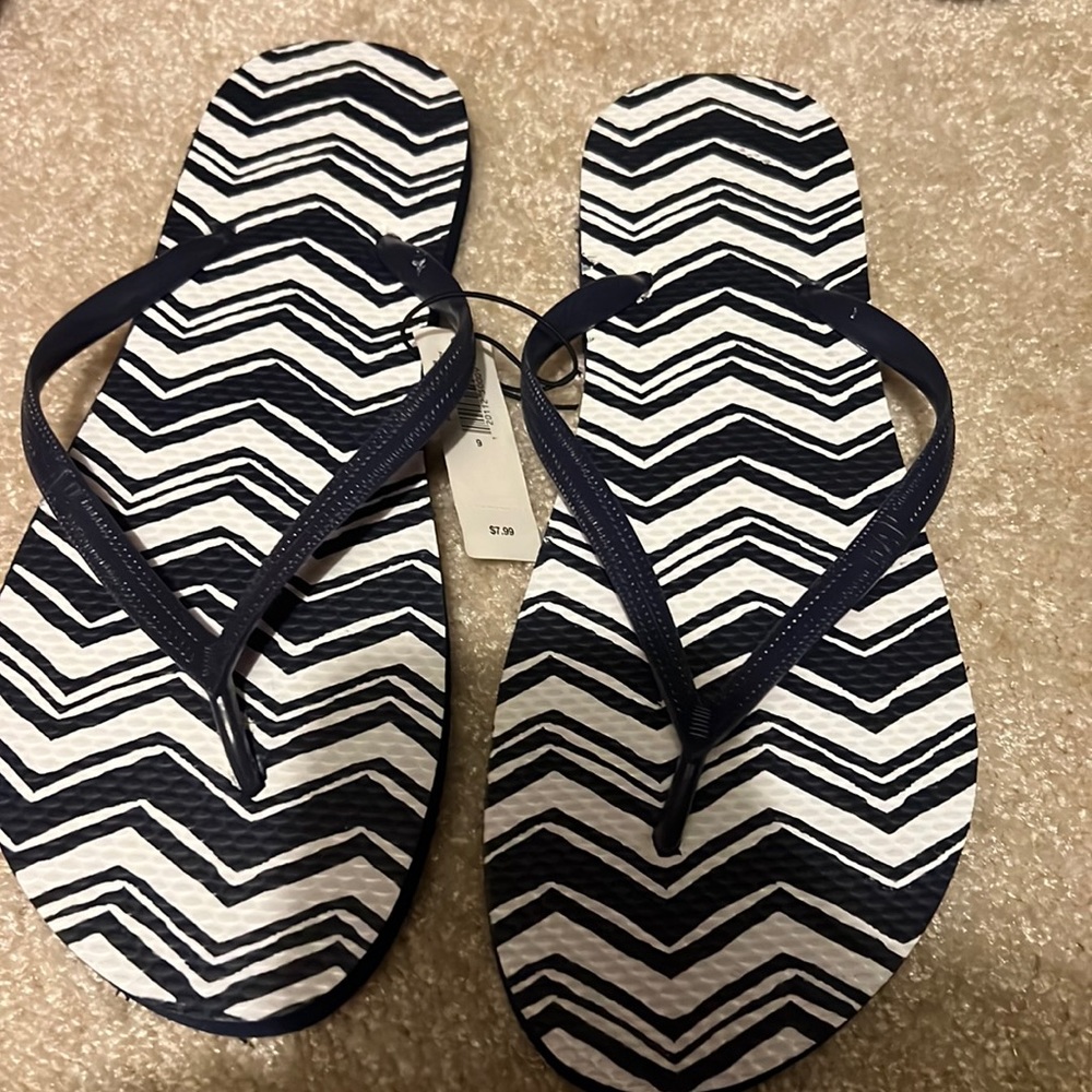 New old navy blue flip flops
